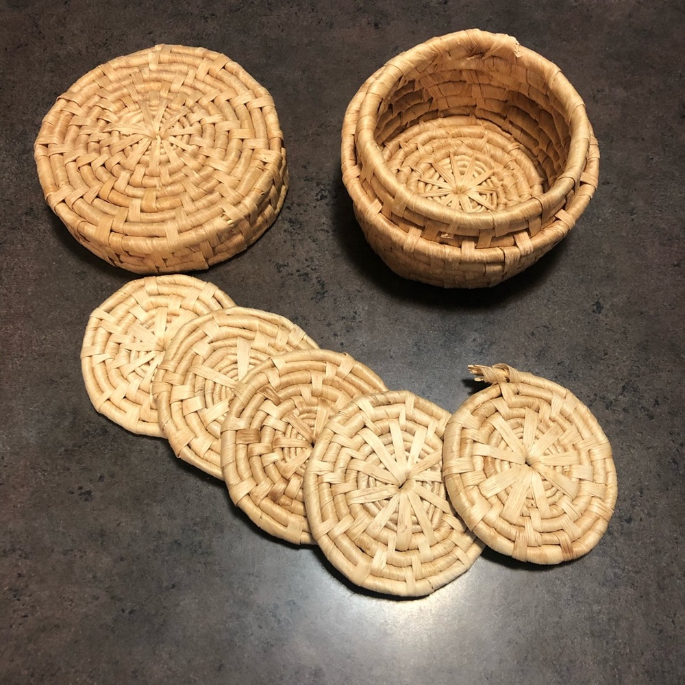 Vintage rattan wicker coaster set basket